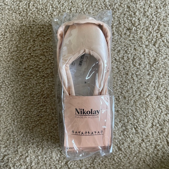 Brand new Nikolay/ grishko 3007 pointe shoes - Picture 1 of 6